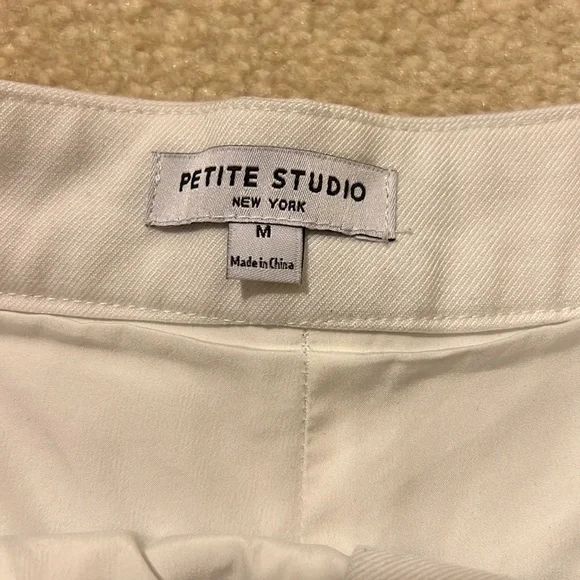 Petite studio button-front shorts - Picture 3 of 3